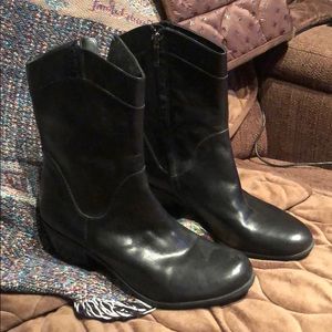 B MAKOWSKY Boots